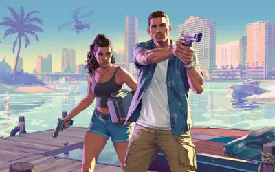Para GTA VI PC: para z bronią na molo, w tle miasto, palmy i policyjna łódź.
