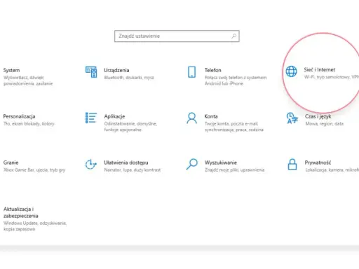 Ustawienia Windows: "Sieć i Internet" to miejsce, gdzie sprawdzisz kartę sieciową, Wi-Fi i VPN.