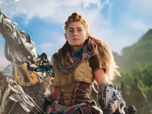 Aloy z Horizon 3 kiedy walczy z mechanicznym stworzeniem na tle gór i błękitnego nieba.