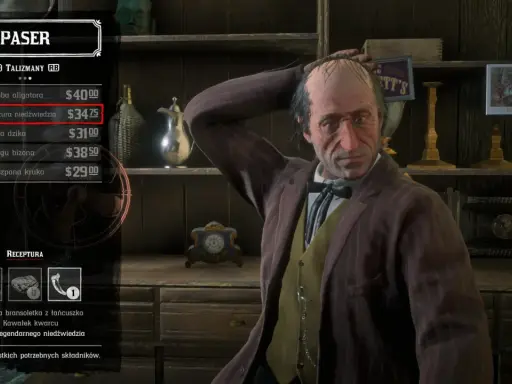 Paser w RDR2 oferuje talizman z pazura niedźwiedzia za 34,75$. Obok stoi mężczyzna w brązowej marynarce.
