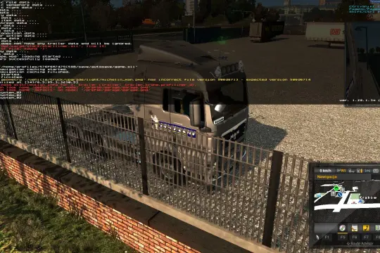 Komendy ETS2: błąd ładowania pliku trailera, brakujące dane, ale gra działa. Widok na ciężarówkę MAN i mapę z Krakowem.