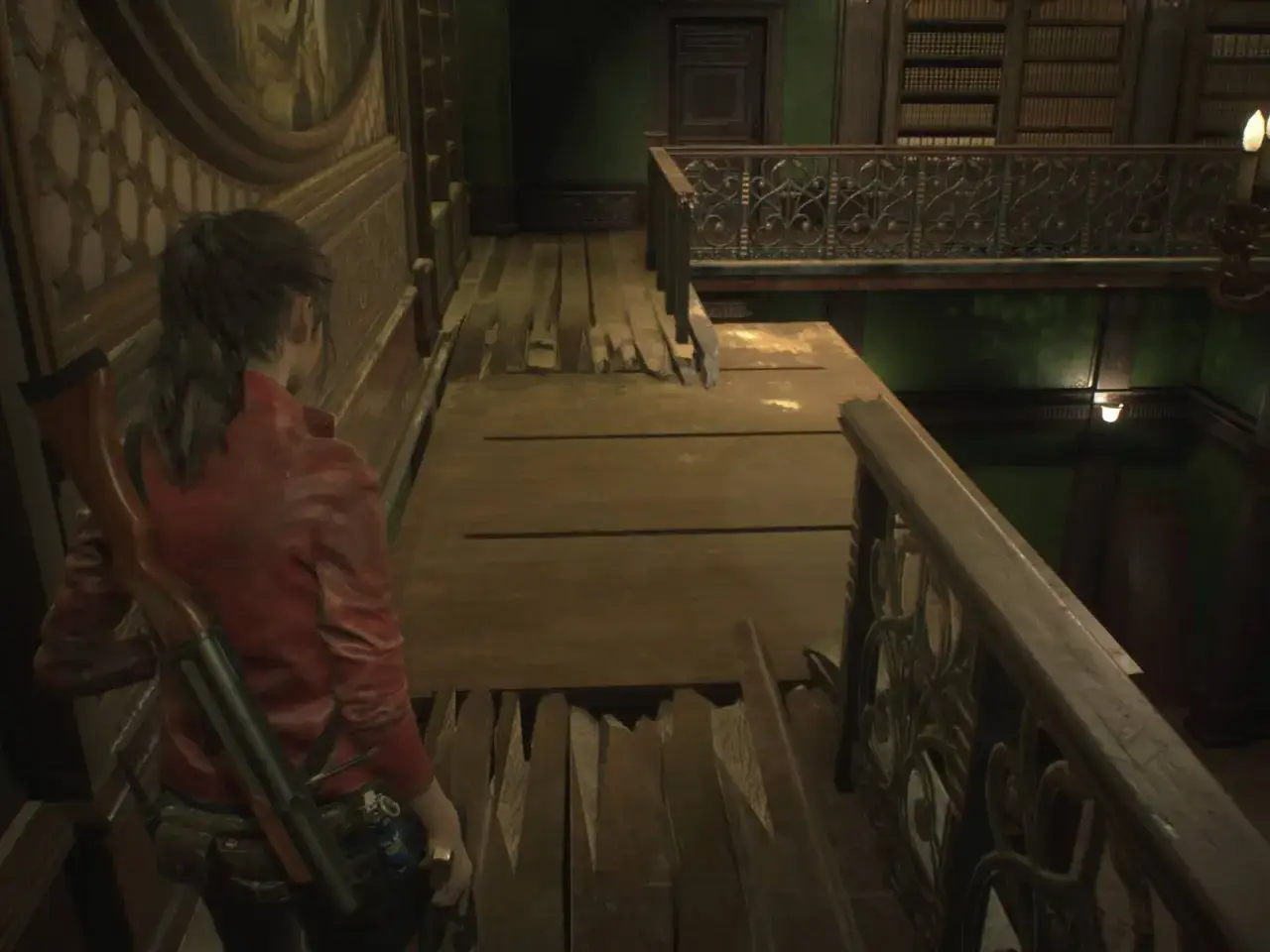 Claire Redfield z strzelbą na plecach przemierza zniszczone korytarze. To kluczowy moment w Resident Evil 2 poradnik.