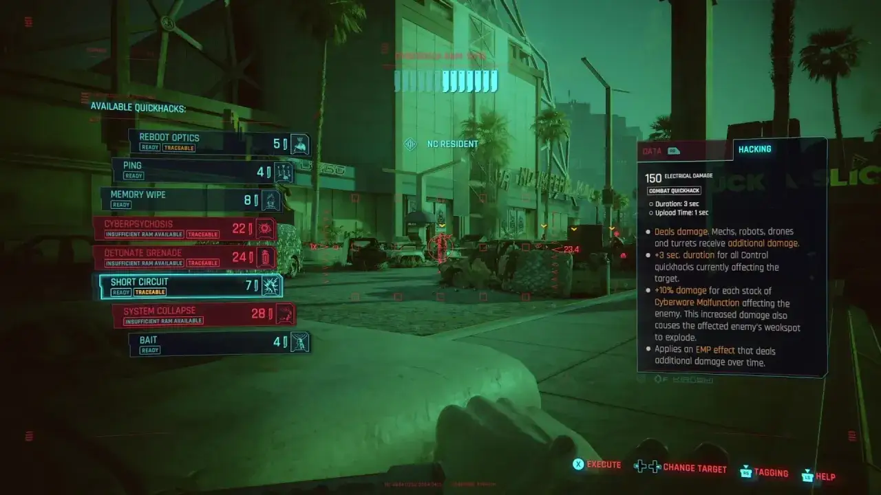 Cyberpunk zasady gry: widok z pierwszej osoby na interfejs gry z listą dostępnych quickhacków i opisem ataku